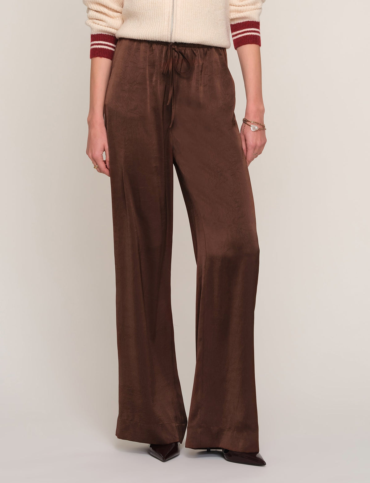 Kairi Pant in coco, drawstring waist detail