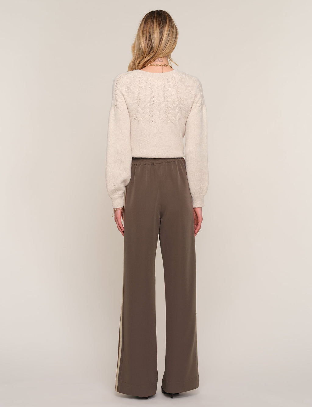 Bryson Pant in taupe, back view