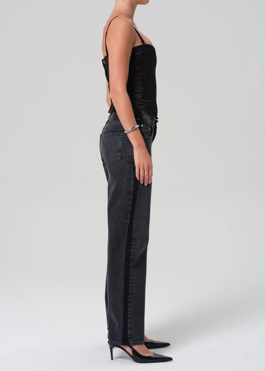 Lindz Straight- Kuro